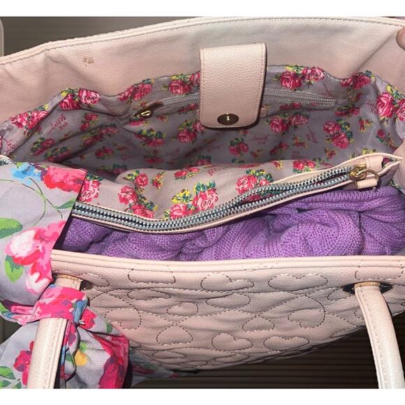 Betsey Johnson Pink Quilted Embroidered Hearts Roses Lining Shoulder Bag Large - Picture 8 of 12